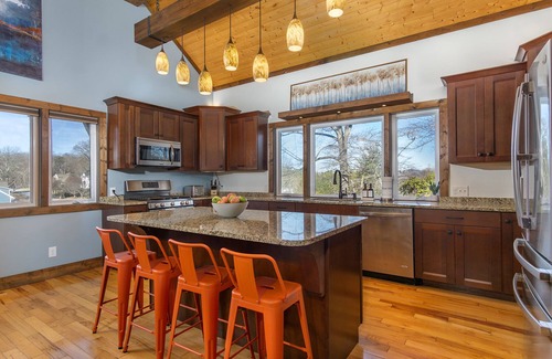 Fletcher Casa | S AVL, hot tub, 3x Kings, close to Biltmore