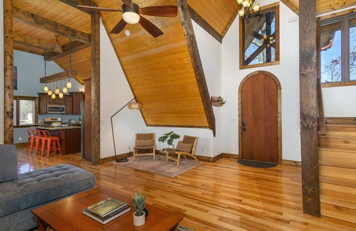 Fletcher Casa | S AVL, hot tub, 3x Kings, close to Biltmore