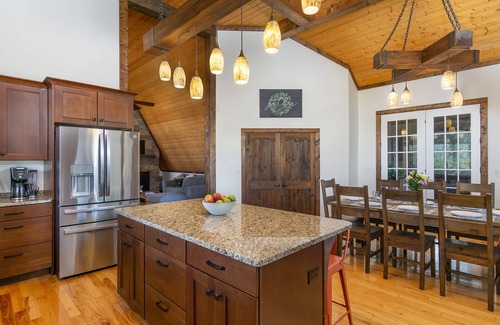 Fletcher Casa | S AVL, hot tub, 3x Kings, close to Biltmore