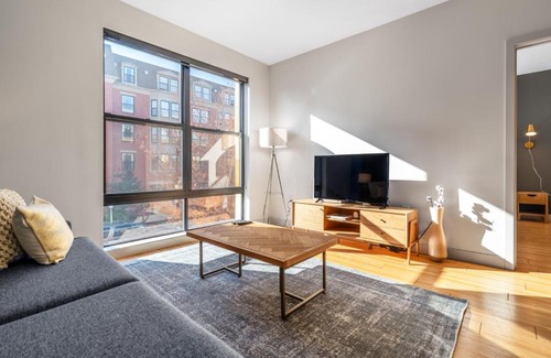 D Street - West Broadway Apartamento | S Boston 1BR w Doorman WD nr Seaport BOS-189