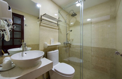Hang Trong Hotel | S Central Hotel & Spa