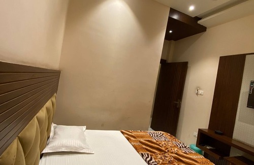 Chhabra Hotel | S.K. Plaza Hotel