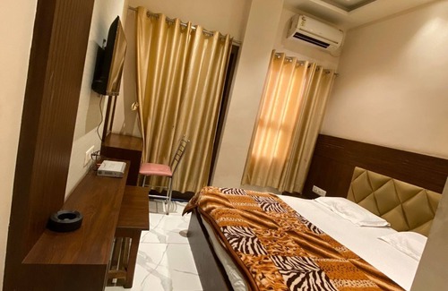 Chhabra Hotel | S.K. Plaza Hotel