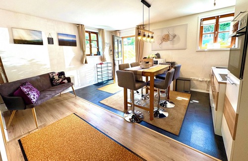 Neuschoenau Casa | S'Landhaus Apartment wood-burning stove, whirlpool infrared sauna wellness shower