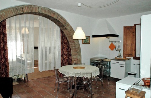 Abbadia a Isola Apartamento | S.M.L'ARCO a dip in the green, in the heart of Tuscany