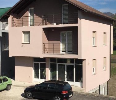 Konjic Apartamento | S&R Lake View Hostel