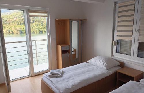 Konjic Apartamento | S&R Lake View Hostel