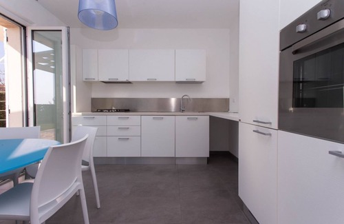 Sirolo Apartamento | S018 - Sirolo, brand new three-room apartment in stone with right garden