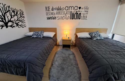 Ciudad López Mateos Apartamento | S07 DOBLE CAMA MATRIMONIAL Premium Suite Frente al TEC CEM con Cocineta WiFi Balcón Parking Terraza