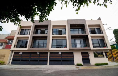 Ciudad López Mateos Apartamento | S08 MASTER SUITE Premium Frente al TEC CEM con Cocineta WiFi Balcón Parking Terraza