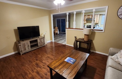 Scottsboro Casa | S2. Lakeside home in Historic Scottsboro