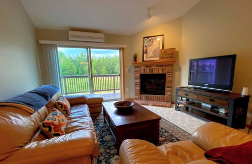 Bretton Woods Apartamento | S38 Great location for your White Mtns getaway, close to Cog, Mt Washington Hotel, 1 min to skiing!