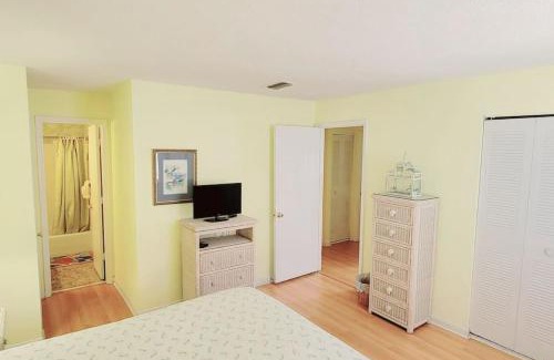 Demere Park Casa | S6 family friendly near tennis and pool peaceful upstairs very neat and well equipped family comfort