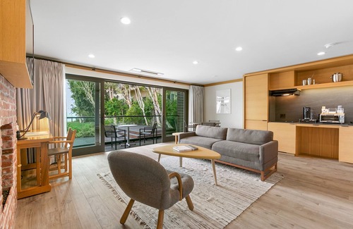 Eastern Malibu Apartamento | Luxury Suite with Fireplace and Ocean Views