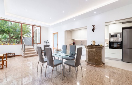 Son Carrio Casa | SA LLIMONERA - Encantadora casa de pueblo con patio y jardín WiFi Gratis