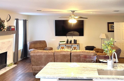 San Antonio Casa | SA Escape near Seaworld, Fiesta Tx, Lackland AFB