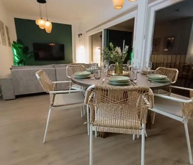 Warburg Apartamento | SA Exklusives Stadtapartment mit 3 SZ