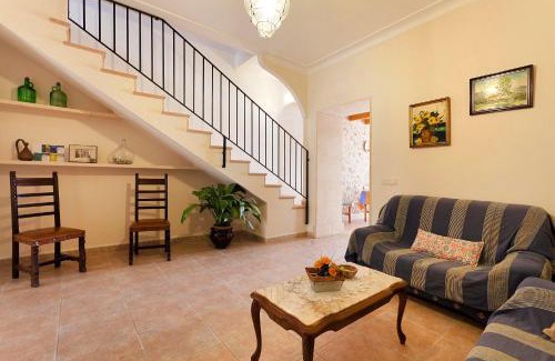 Maria de la Salut Casa | Sa Raval
