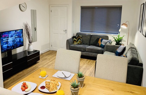 Taunton Apartamento | SA Today St Margarets Court Taunton with Fibre Wi-Fi & Netflix