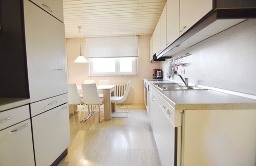 Sankt Augustin Apartamento | Sa06 - Geräumige Ferienwohnung mit Balkon und Terrasse, 115 qm, 4 Zimmer, Max. 8 Personen