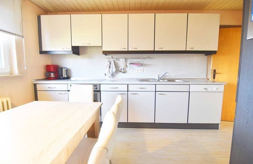 Sankt Augustin Apartamento | Sa06 - Geräumige Ferienwohnung mit Balkon und Terrasse, 115 qm, 4 Zimmer, Max. 8 Personen