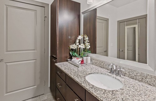 Forest Crest Apartamento | SA213 - Ginger's Hill Country's Luxury 1BD Pad