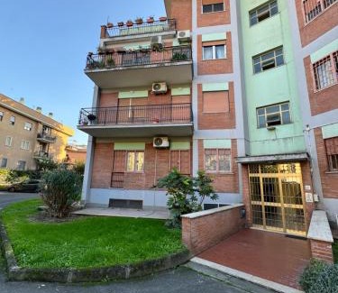 Quartiere XXIX Ponte Mammolo Casa | SAARAH affittacamere