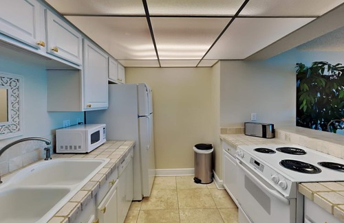 Villa Sabine Condominio | Water Front Condo con excelentes vistas ~ Balcón privado y cerca de la playa!