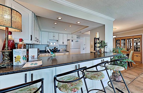 Villa Sabine Condominio | Sabine Yacht & Racquet #5E | Great Water Views!