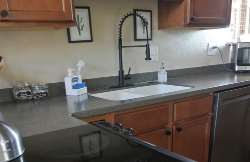 Encanto Canyon Condominio | Sabino Canyon desert view retreat 3-bedroom 2-bath condo