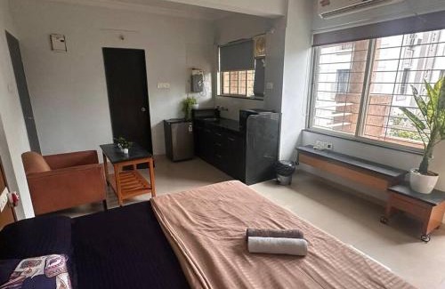 Mundhwa Apartamento | Sabr Private Comfort Studio with AC WiFi Kitchenette Balcony
