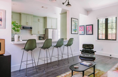 East Sacramento Casa | Sacramento Guest House w/ Patio ~ 5 Mi to Downtown