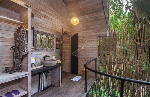 Payangan Cabina | Sacred Beji by GenuineHost