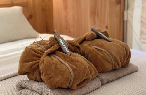 Pender Island Otro | Sacred Nature Retreat: Spa, Sauna, Cold Plunge & Serenity.