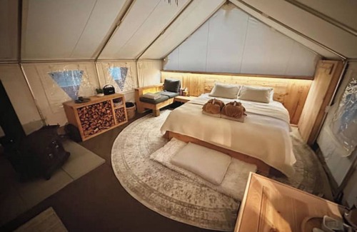 Pender Island Otro | Sacred Nature Retreat: Spa, Sauna, Cold Plunge & Serenity.