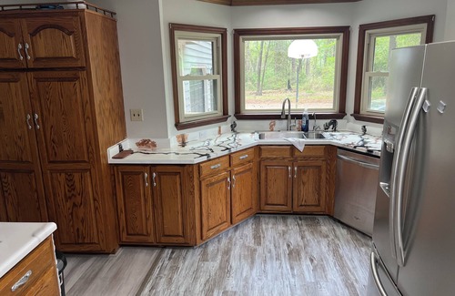 Fayetteville Casa | Sacred Spacious 5-bedroom Sanctuary in lovely Fayetteville with fitness room, AC