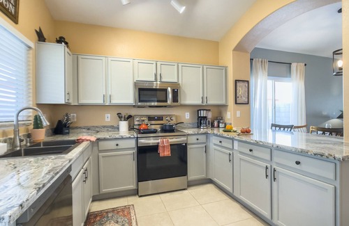 Sarival Village Casa | Saddle In & Kick Back: Old West Charmer w/King Bed and Putting Green