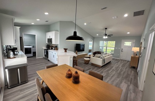 Fellowship Casa | Saddle Oak Retreat; pet-friendly near WEC and more