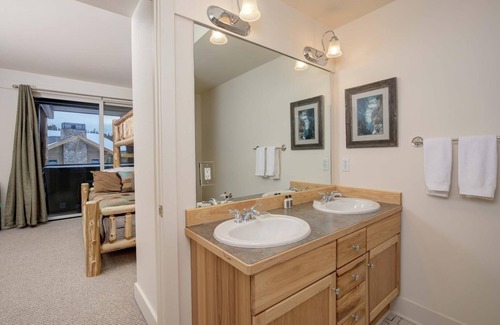 Saddle Ridge Condominio | Saddle Ridge B5 (3-Bedroom Condo) with Mountain view by RedAwning