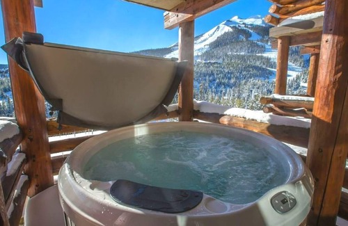 Saddle Ridge Casa | SKI IN / OUT * FECHAS DE VACACIONES TODAVÍA DISPONIBLES * -¡Vistas, bañera de hidromasaje y más!