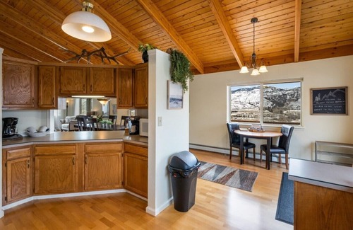Gardiner Casa | Saddle Ridge Retreat