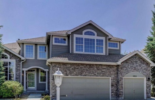 Aurora Casa | Saddle Rock Golf In Cherry Creek District / Southlands Malls