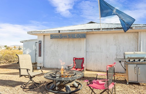 Tombstone Alquiler De RV | Saddle Up for a Cozy Glamping Getaway by Tombstone