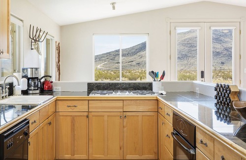 Joshua Tree Casa | Saddleback Escape w/ Hot tub - Open Desert in Joshua Tree
