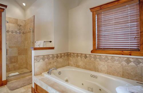 Four O'Clock Casa | Saddlewood 25 by Great Western Lodging