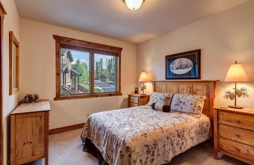 Four O'Clock Casa | Saddlewood 25 by Great Western Lodging