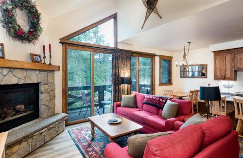 Four O'Clock Casa | Saddlewood Snowbird Townhome - Ski-In Ski-Out - Hot Tub