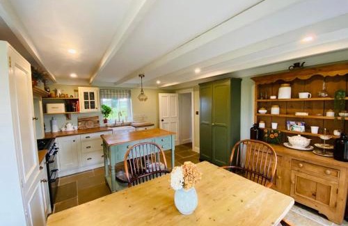 Lecemy Casa | Sadie’s Rose Cottage
