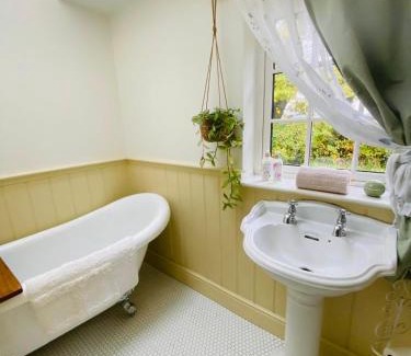 Lecemy Casa | Sadie’s Rose Cottage