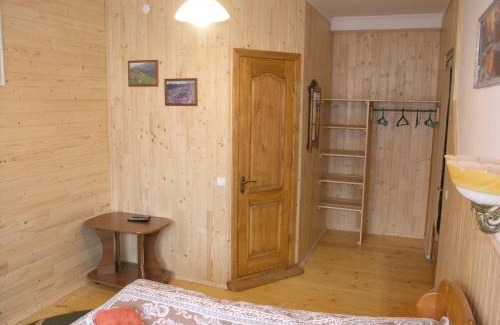 Yaremche Casa | Sadyba Bilya Richky